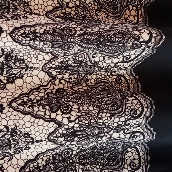 NORMA KAMALI Lace Design Top - Picture 7 of 8